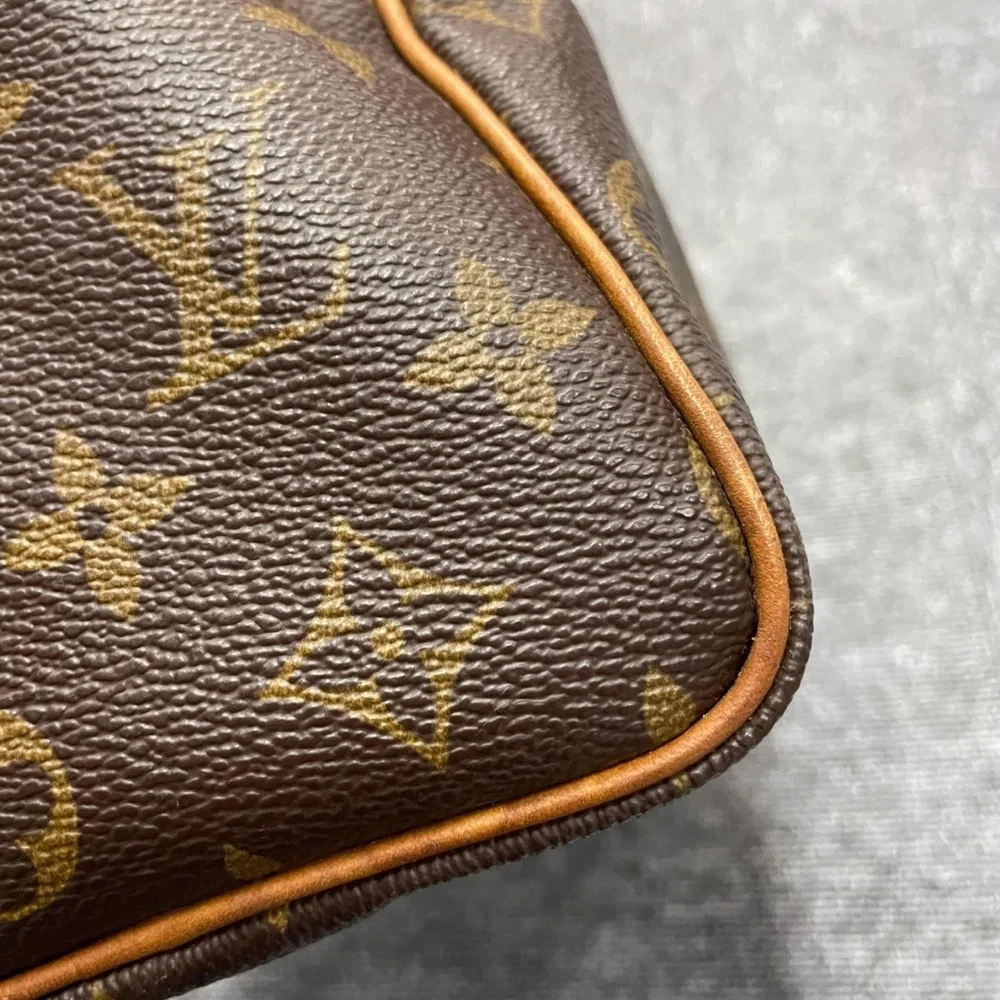 Authentic Louis Vuitton speedy 25 with dust bag, lock, and key - Picture 7 of 14